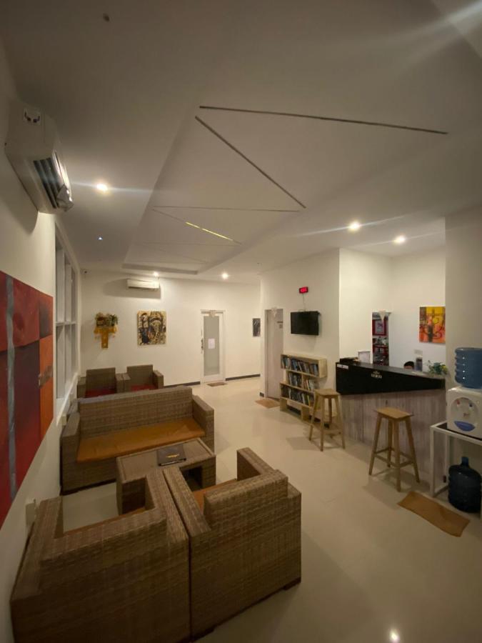 The Packerbox Hostel Batununggul Eksteriør bilde
