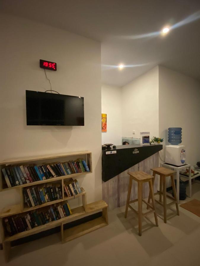 The Packerbox Hostel Batununggul Eksteriør bilde